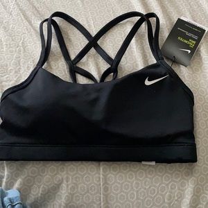 black nike sports bra